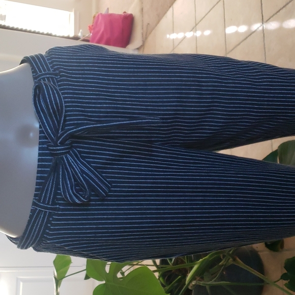 Forever 21 s microstripe stretchy comfy cropped slacks slip on - Picture 5 of 8